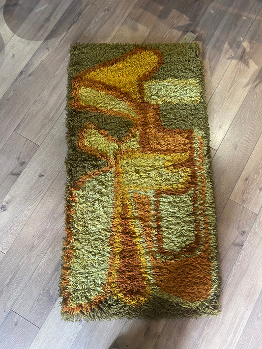 Beautiful wool Midcentury rug